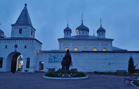Святыни Калужской епархии (ночная заупокойная Божественная литургия)
