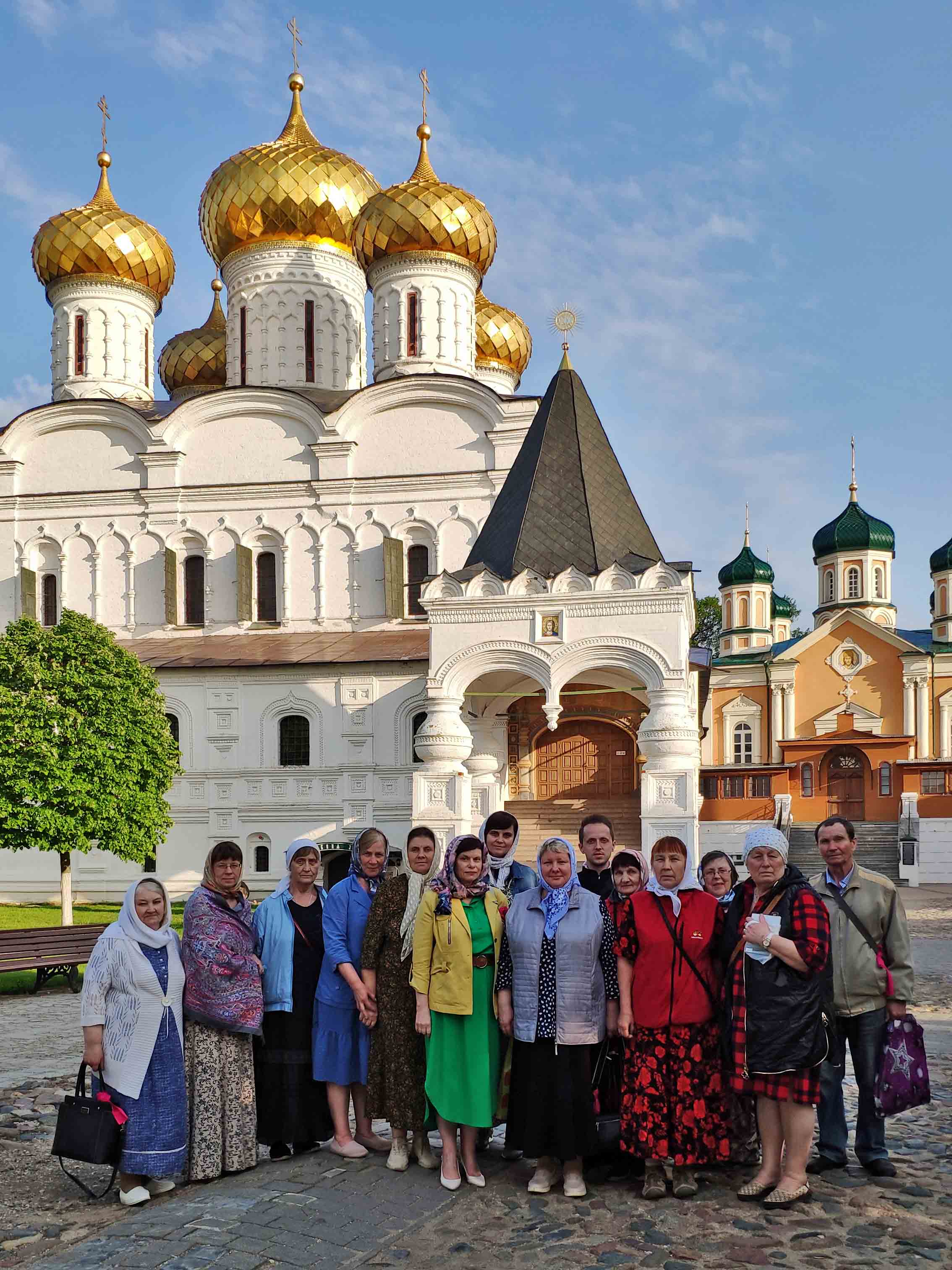 День паломничества. Паломнический отдел Брянской митрополии. Костромская епархия. Паломничество по святым местам России.