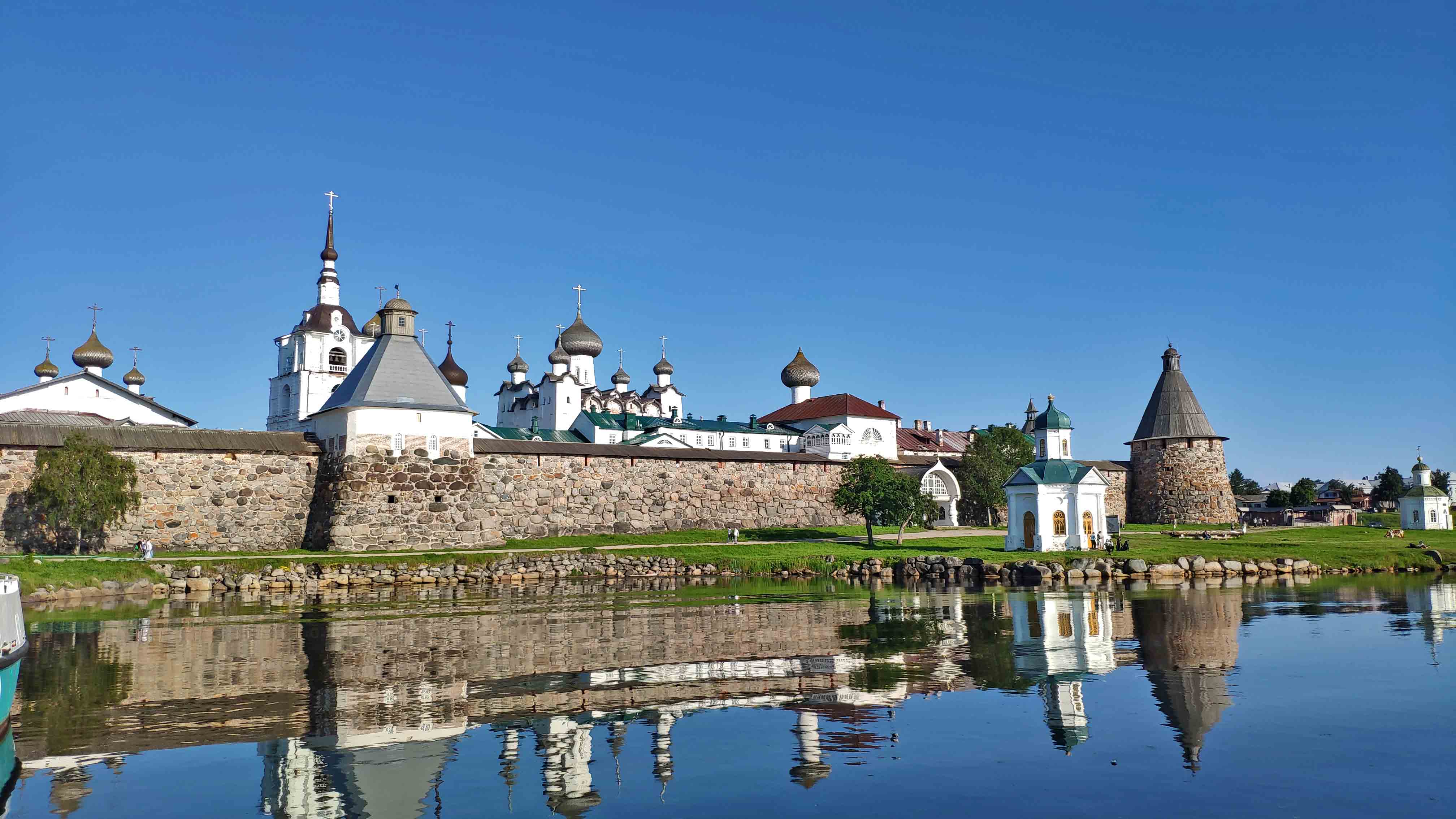 Спасо преображенский соловецкий монастырь фото. Соловецкий мужской монастырь. Спасо-Преображенский Соловецкий ставропигиальный мужской монастырь. Питер Соловки. Соловки экскурсии.